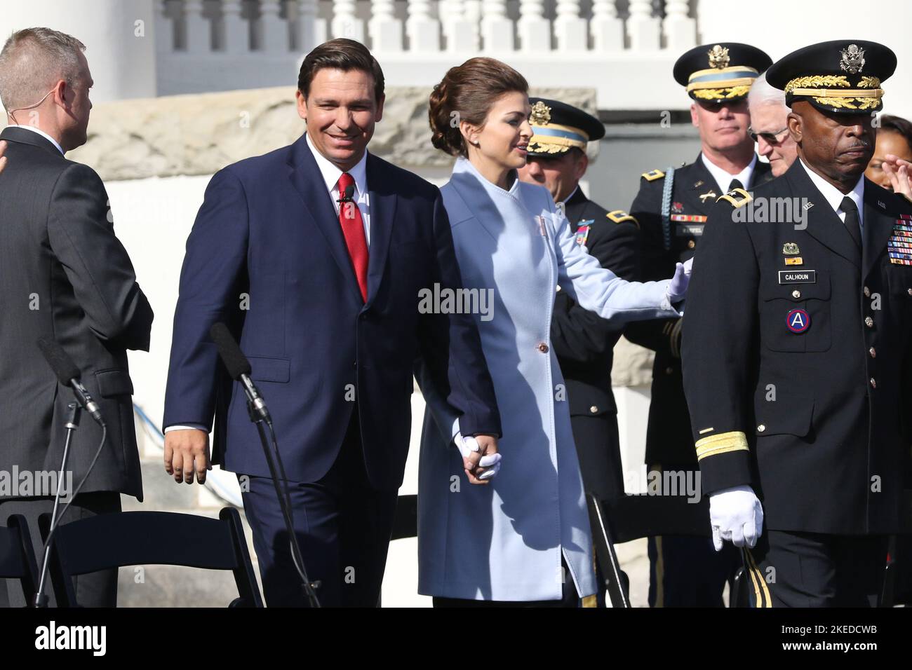 Der Gouverneur von Florida, Ron DeSantis, und First Lady Casey DeSantis begrüßen die Anwesenden am 8. Januar 2019 im Florida State Capitol zur Amtseinführung des Gouverneurs von Florida im Jahr 46.. (USA) Stockfoto