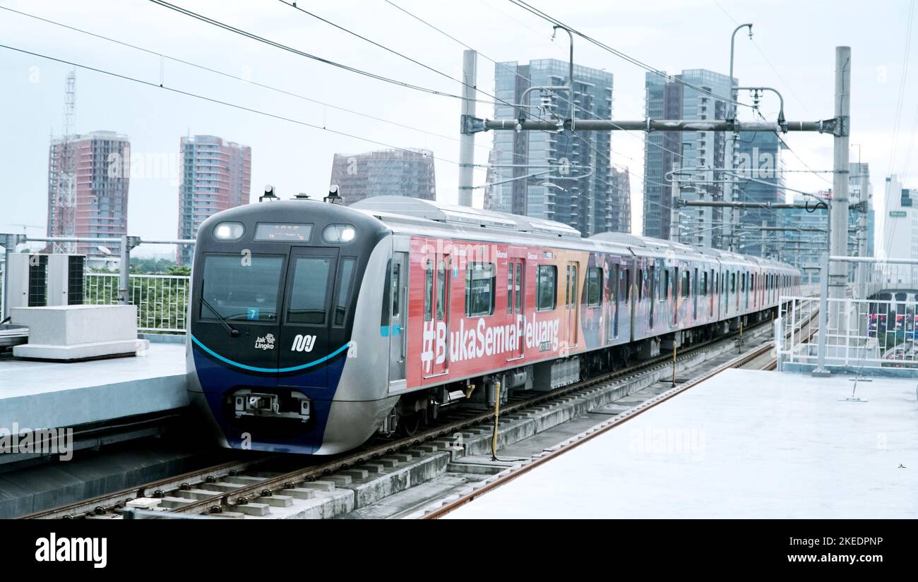 MRT, Mass Train Transport, in der Stadt Jakarta, Indonesien. Blick vom MRT-Bahnhof Fatmawati Stockfoto