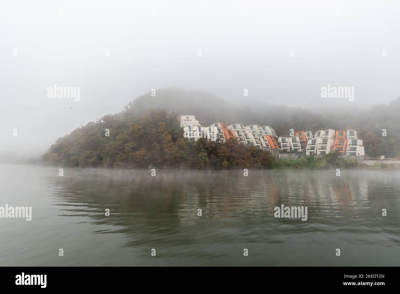 Die wunderschöne Insel Namiseom Nami am Han-Fluss in Südkorea während der Herbstsaison am 1. November 2022 Stockfoto