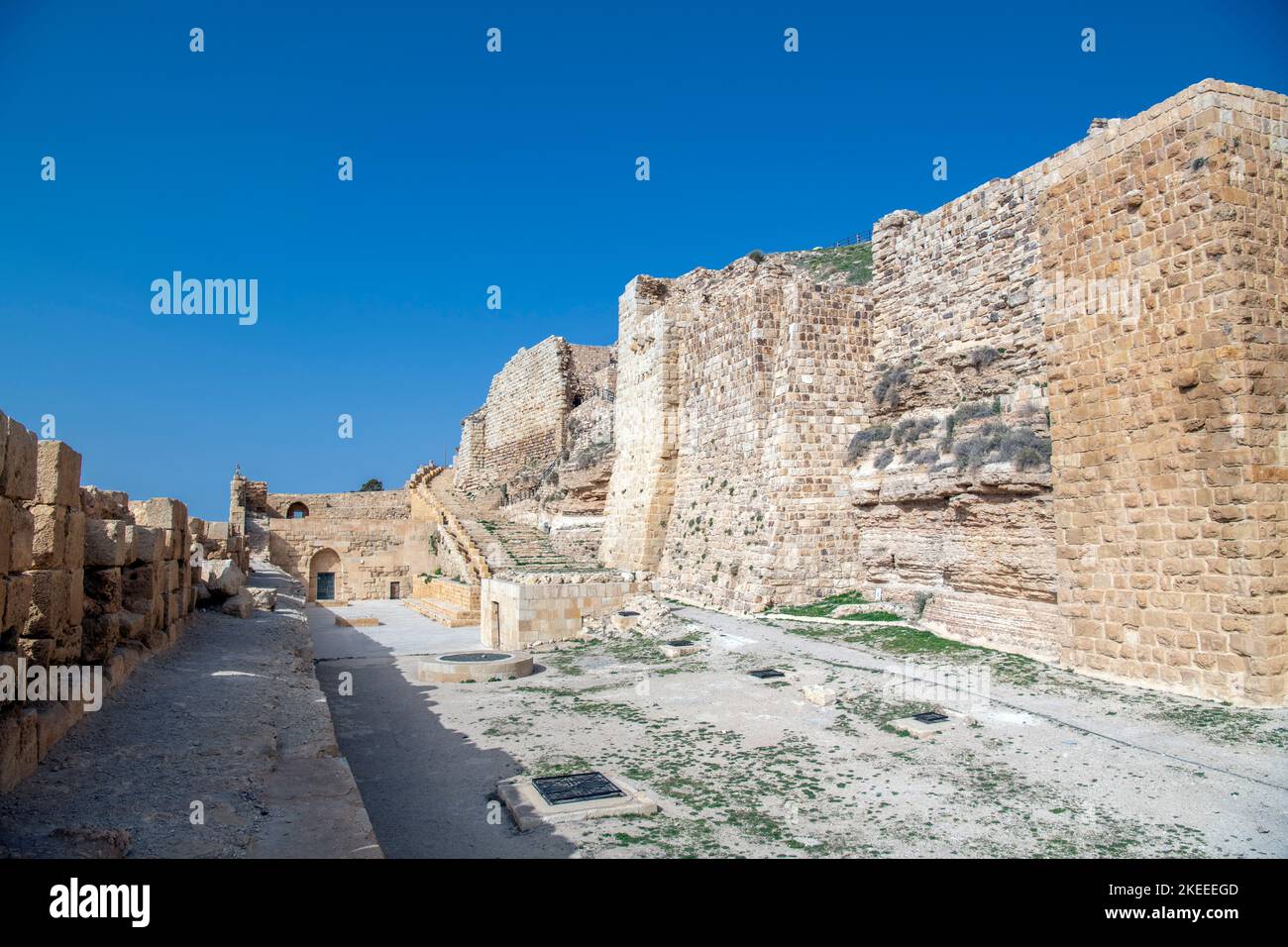 Massive alte Mauer 12. Jahrhundert Kerak Crusader Castle Jordanien Stockfoto