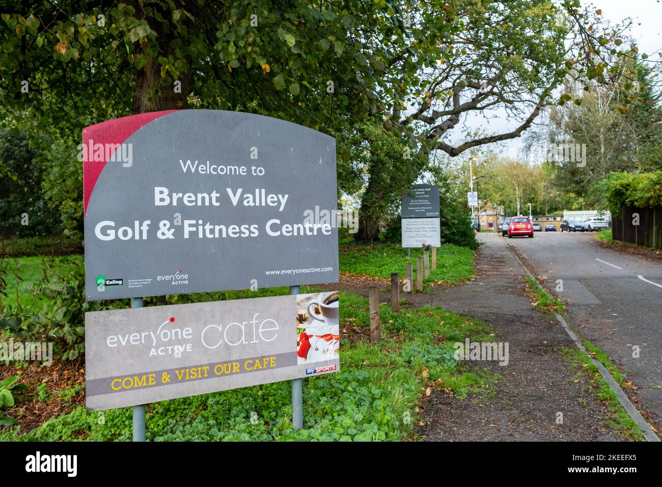 London - November 2022: Brent Valley Golf and Fitness Centre in Hanwell, Ealing Stockfoto