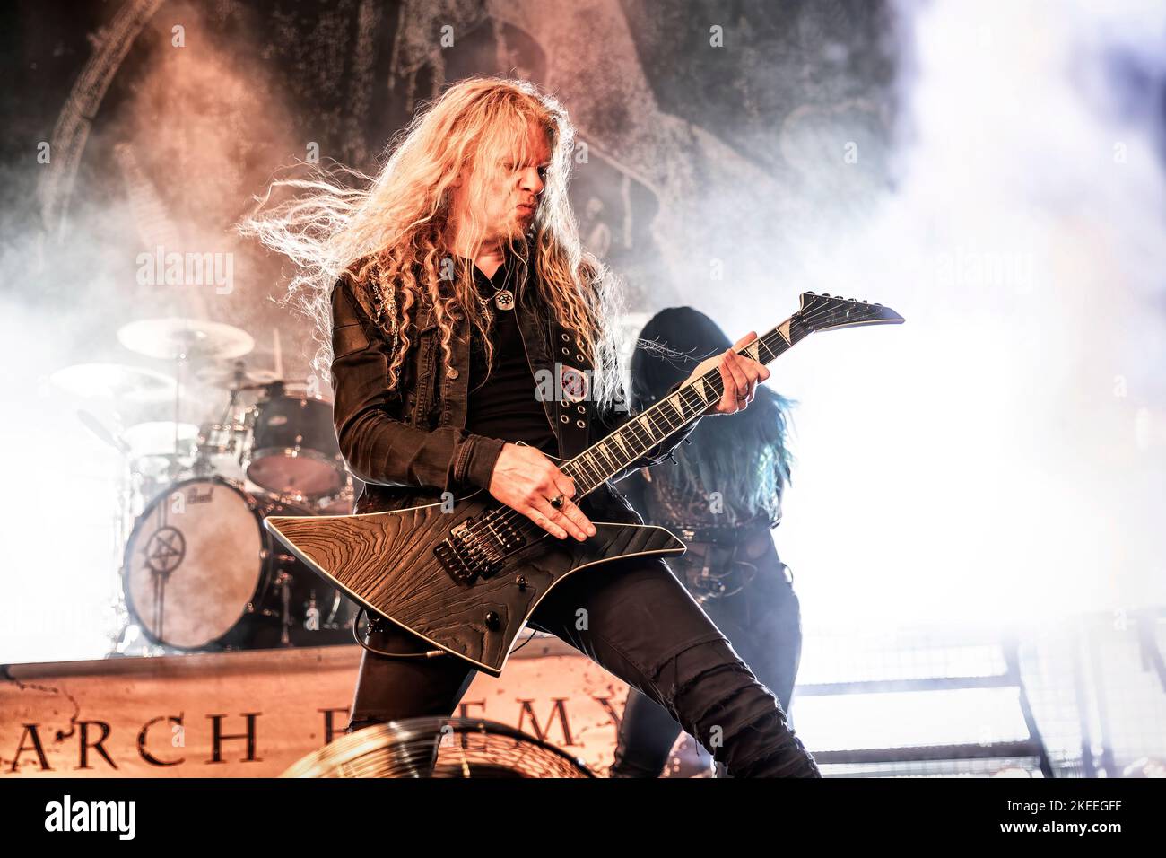 Oslo, Norwegen. 06., November 2022. Die schwedische Melodic Death Metal Band Arch Enemy spielt ein Live-Konzert im Sentrum Scene in Oslo. Hier ist Gitarrist Jeff Loomis live auf der Bühne zu sehen. (Foto: Gonzales Photo - Terje Dokken). Stockfoto