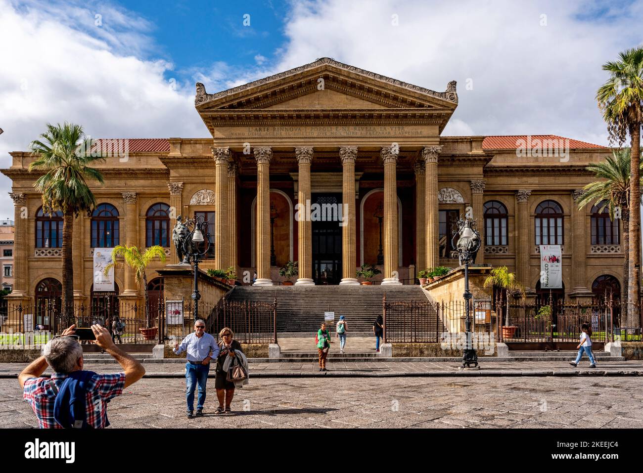 Das Äußere Des Teatro Massimo, Palermo, Sizilien, Italien. Stockfoto