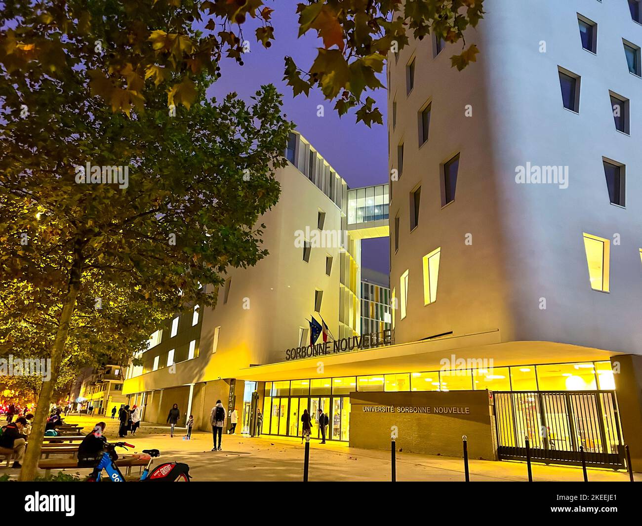 Paris, Frankreich, Université de Paris, Sorbonne Nouvelle, Moderne Architektur, Nacht, Vorne Stockfoto