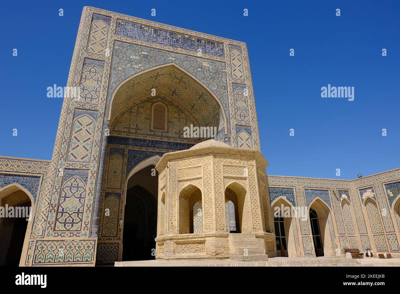 Bukhara Usbekistan die alte Kalyon-Moschee (auch als Juma-Moschee bekannt) im August 2022 Stockfoto