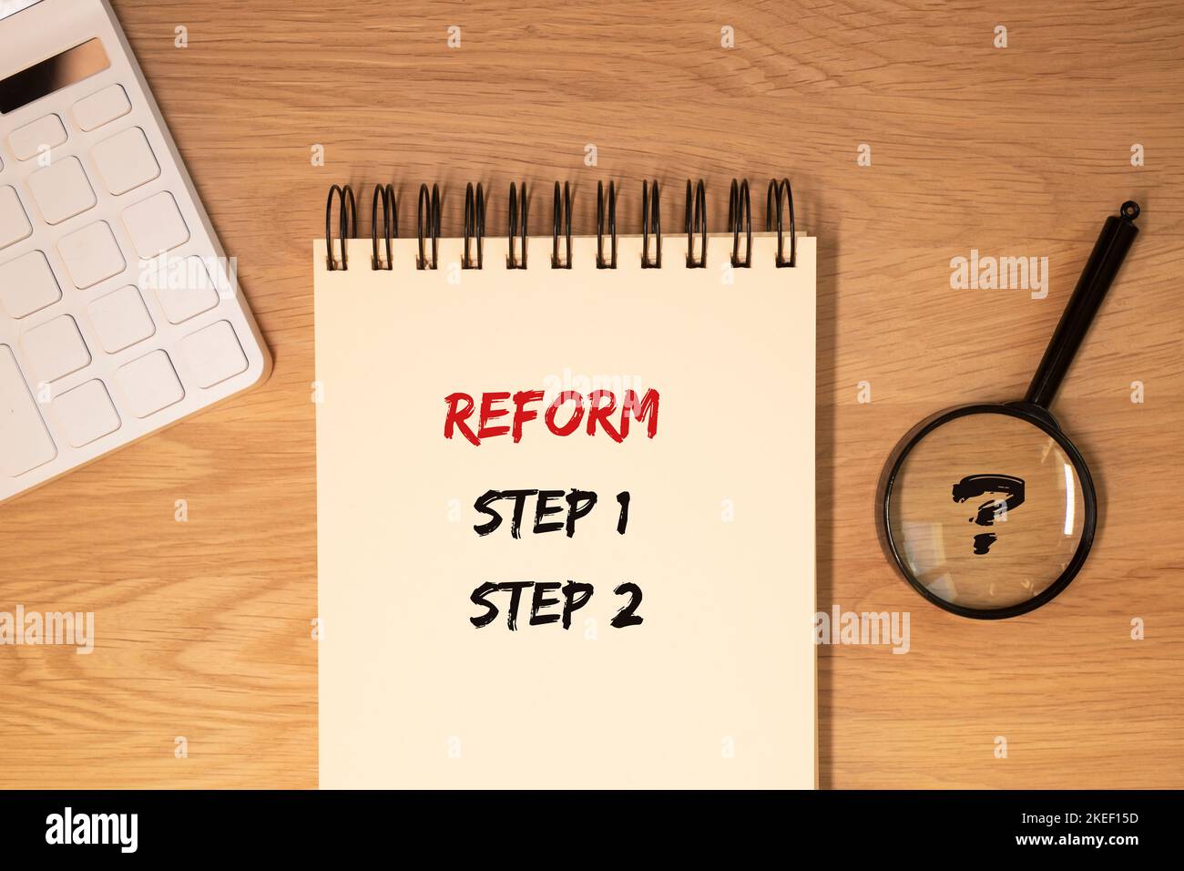 Reformschritte 1, 2. Konzept der Politik- und Wirtschaftsänderungen. Stockfoto