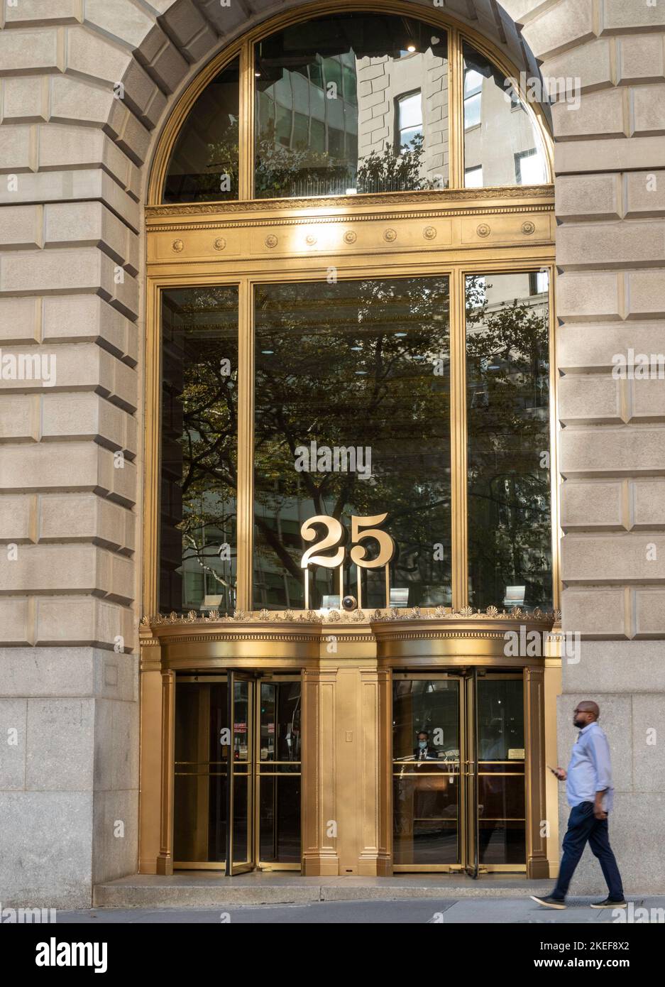 Das historische Cunard Building am 25 Broadway ist ein Wahrzeichen im Finanzviertel von New York City, USA 2022 Stockfoto