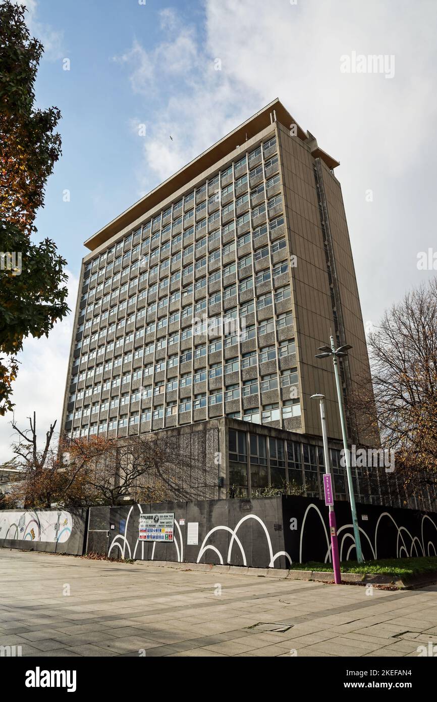 Die Bemühungen, das Civic Center von Plymouth, ehemals ratsbüros, in Hochhauswohnungen und Geschäftseinheiten zu regenerieren, werden im Jahr 20 endlich in Kraft treten Stockfoto