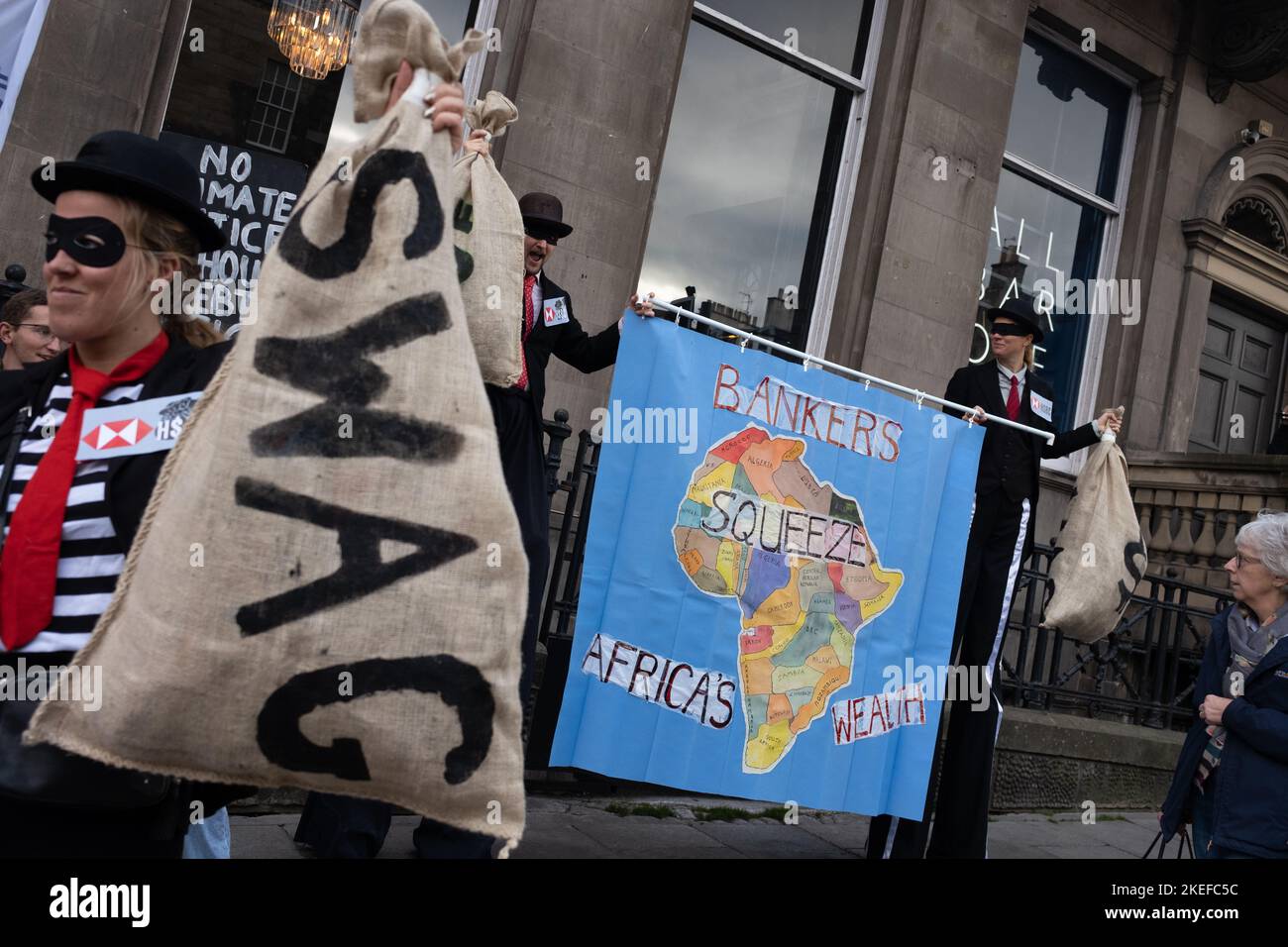 12.. November 2022, Edinburgh, Großbritannien. Global Day of Action for Climate Justice marsch durch die Stadt, um zivilgesellschaftliche Gruppen zu unterstützen, die bei der Klimakonferenz COP27 in Ägypten am 12. November 2022 in Edinburgh, Schottland, nicht protestieren dürfen. Foto: Jeremy Sutton-Hibbert/ Alamy Live News. Stockfoto