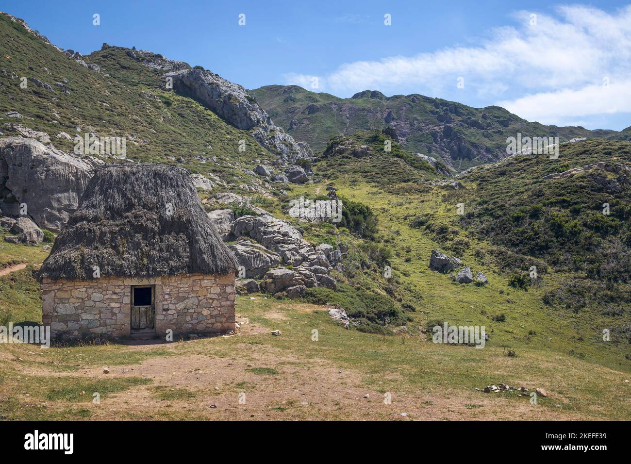 Teito, alte Hütte an den Saliencia Seen, Somiedo, , Asturien Stockfoto