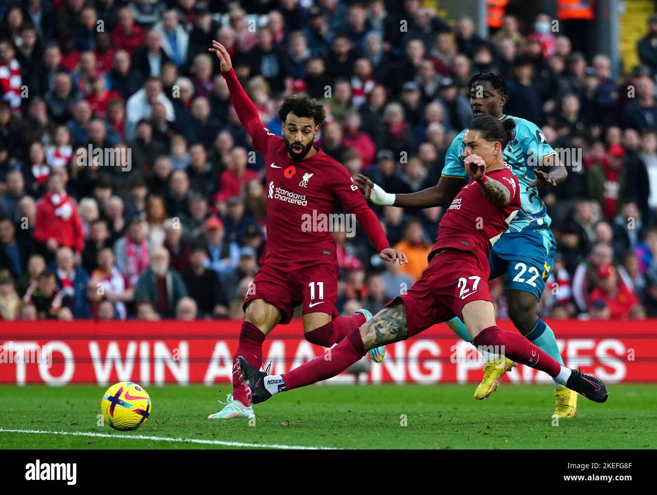 Darwin Nunez aus Liverpool erzielt während des Spiels in der Premier