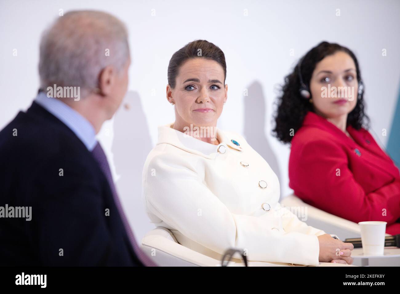 Paris, Frankreich, 11. September 2022, Paris Peace Forum, Jean Marie Guéhenno, Kateline Novak, Vjosa Osmani, François Loock/Alamy Stockfoto