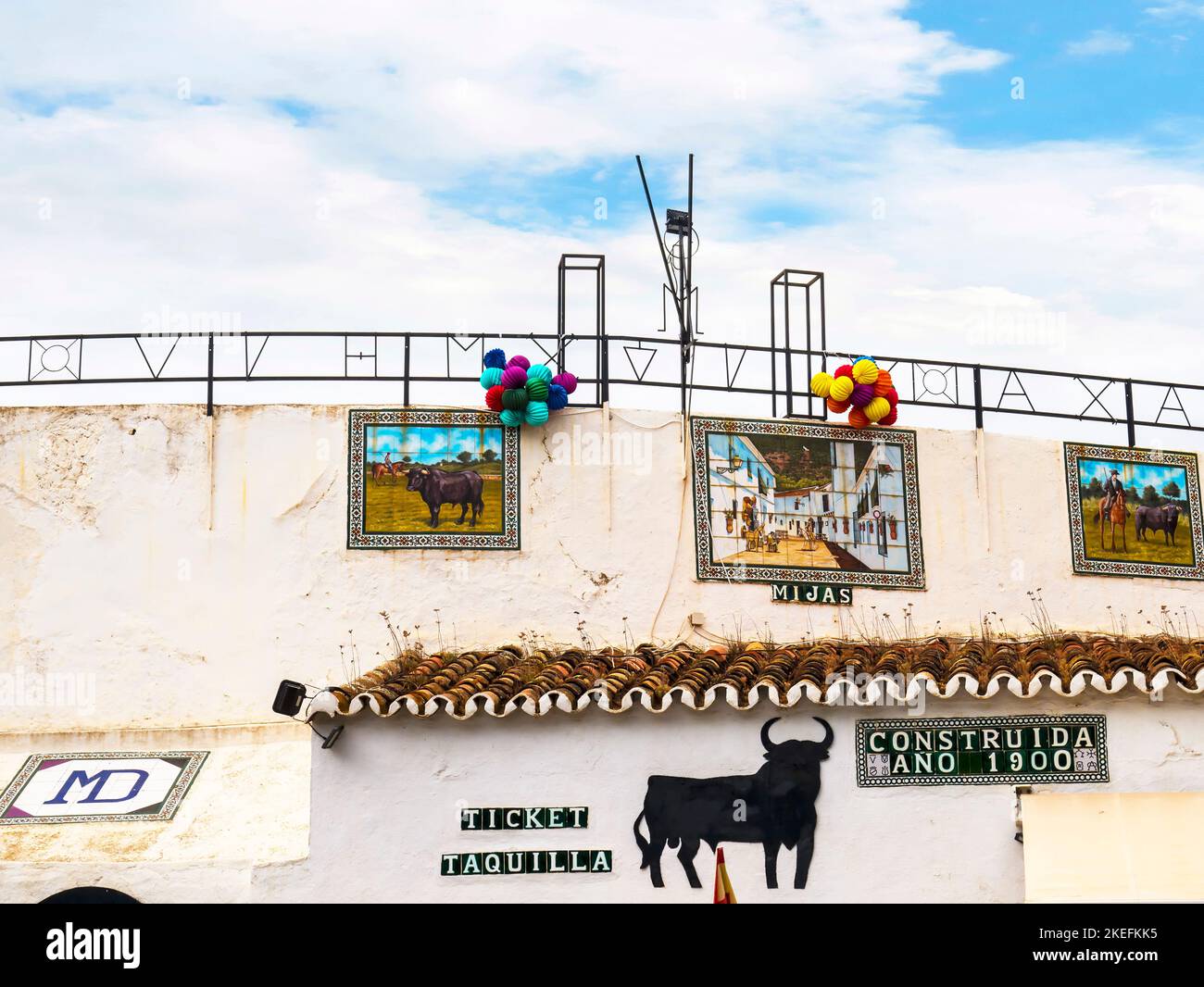 Dies ist die Stierkampfarena im Dorf Mijas in den Bergen über der Costa Del Sol in Spanien Stockfoto Dies ist die Stierkampfarena im Dorf Mijas in den Bergen über der Costa Del Sol in Spanien Stockfoto