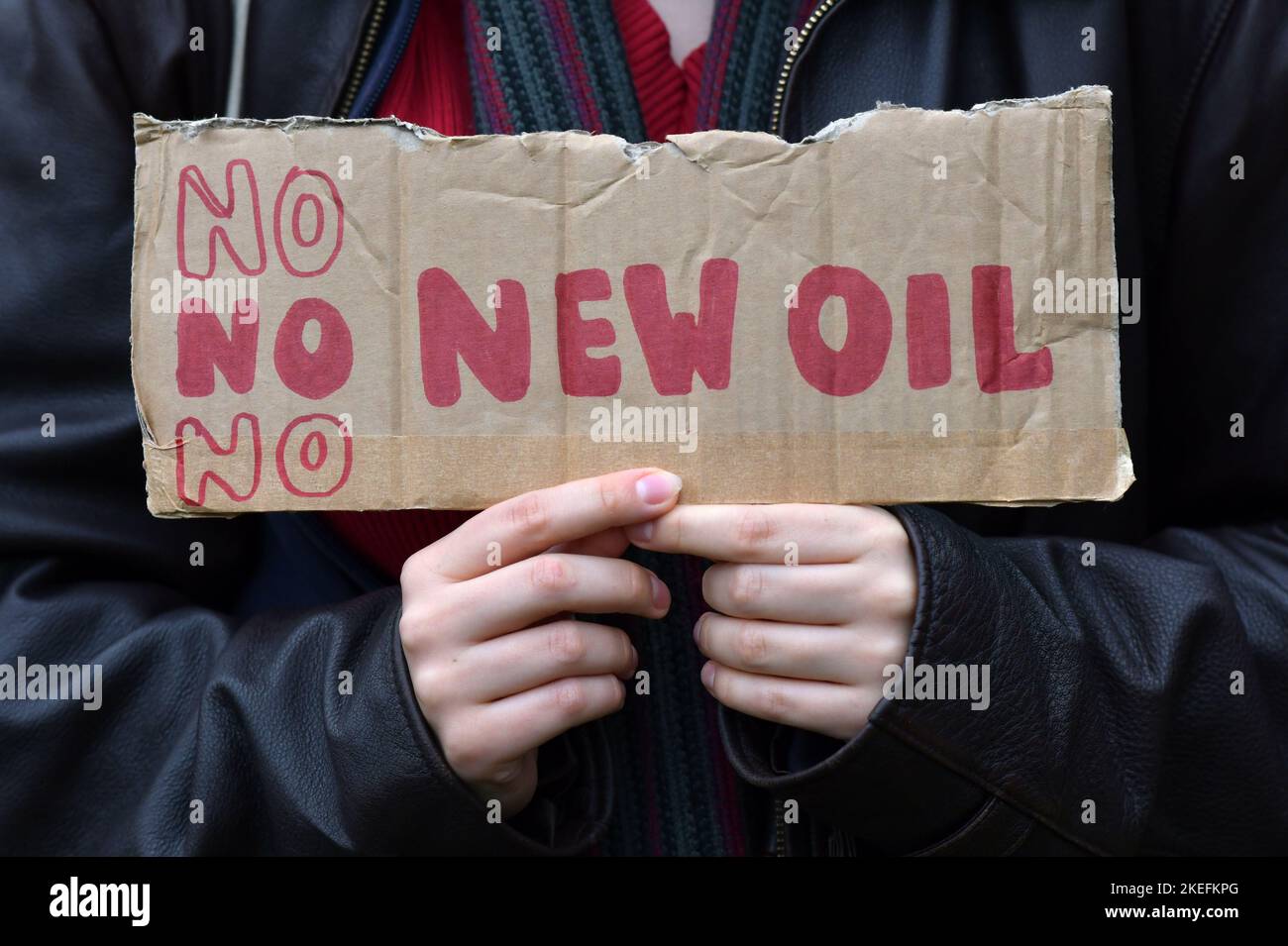 Edinburgh Schottland, Großbritannien 12. November 2022. Klimaaktivisten treffen sich am St. Andrew Square und marschieren im Rahmen eines Global Day of Action vor dem schottischen Parlament, der Maßnahmen zur Verhinderung extremer Klimaänderungen fordert. Credit sst/alamy live News Stockfoto