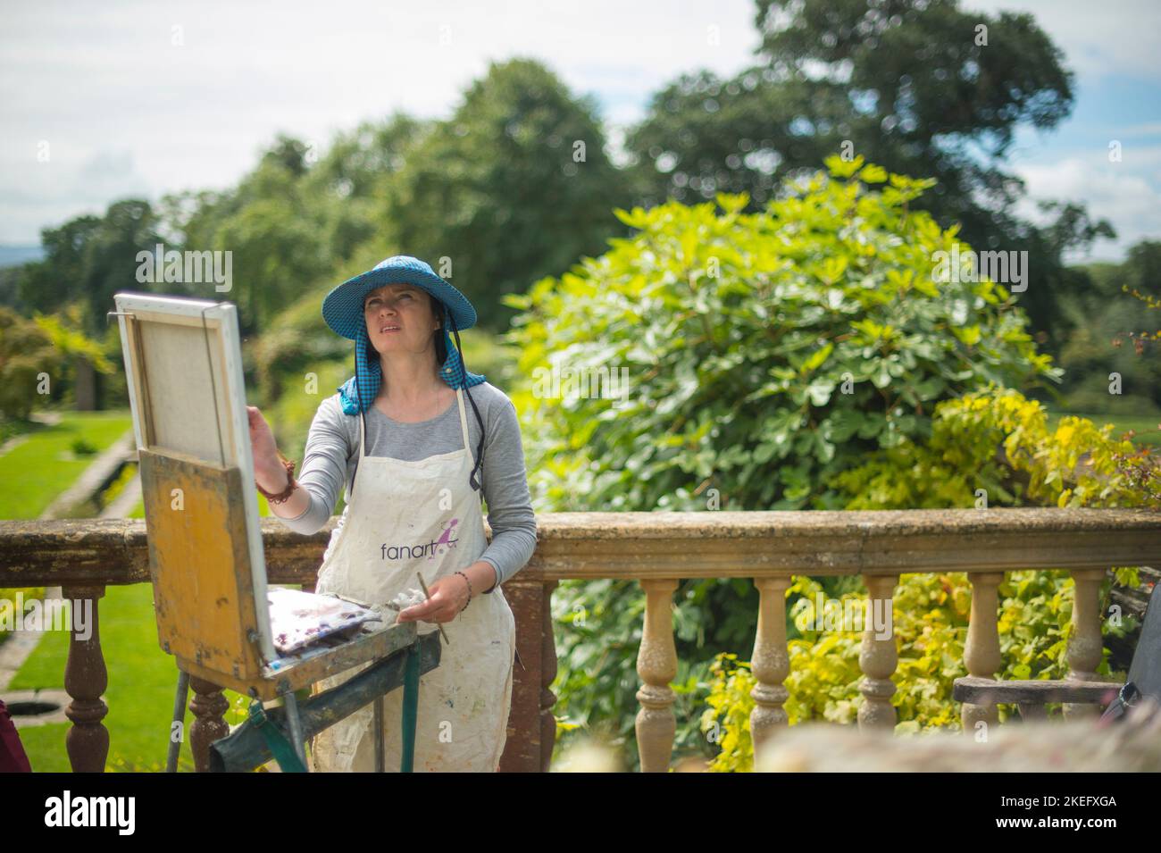 Bild von Jim Wileman - Russische Künstler besuchten Hestercombe im Rahmen ihrer Reise nach Somerset, um im Rahmen der Somerset Art Weeks Fes in der Luft zu malen Stockfoto
