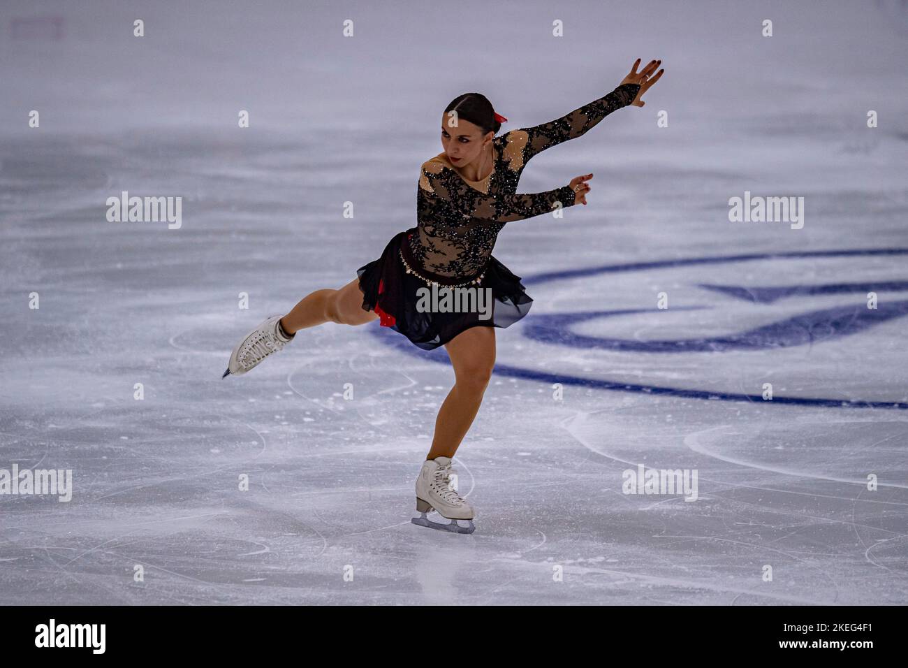 SHEFFIELD, Sheffield. 12., 2022. November. Nicole Schott aus Deutschland startet im Frauen-Kurzprogramm während des ISU Grand Prix - MK John Wilson Trophy 2022 am SAMSTAG, 12. November 2022, auf DER ICE Sheffield. SHEFFIELD, Sheffield. Kredit: Taka G Wu/Alamy Live Nachrichten Stockfoto