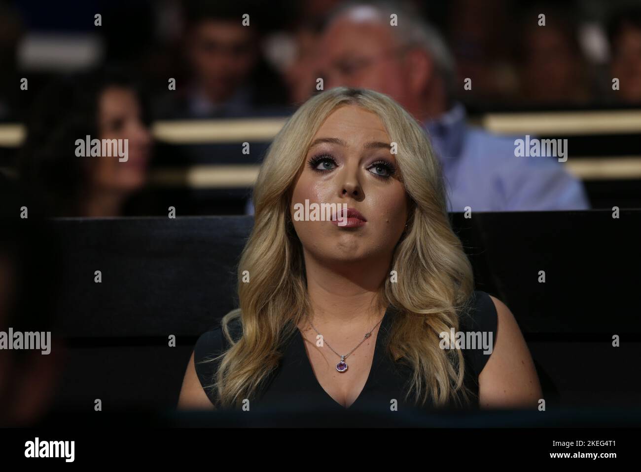 **DATEI FOTO** Tiffany Trump durch die Jahre vor ihrer Hochzeit am Samstag, dem 12. November 2022. Cleveland, Ohio, USA, 18.. Juli 2016 Tiffany Trump die jüngere Tochter von Donald Trump sitzt in der Familienbox der Republikanischen Nationalversammlung.Quelle: Mark Reinstein/MediaPunch Stockfoto