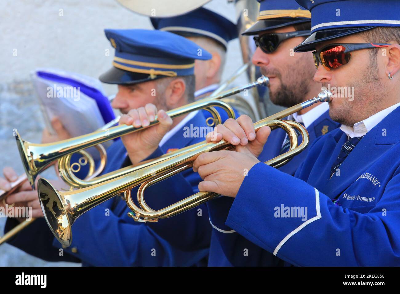 Trompettistes. Fanfare „La Renaissance“. Armistice de la Première Guerre mondiale. Cérémonie du 11 novembre. Saint-Gervais-les-Bains. Haute-Savoie. Au Stockfoto
