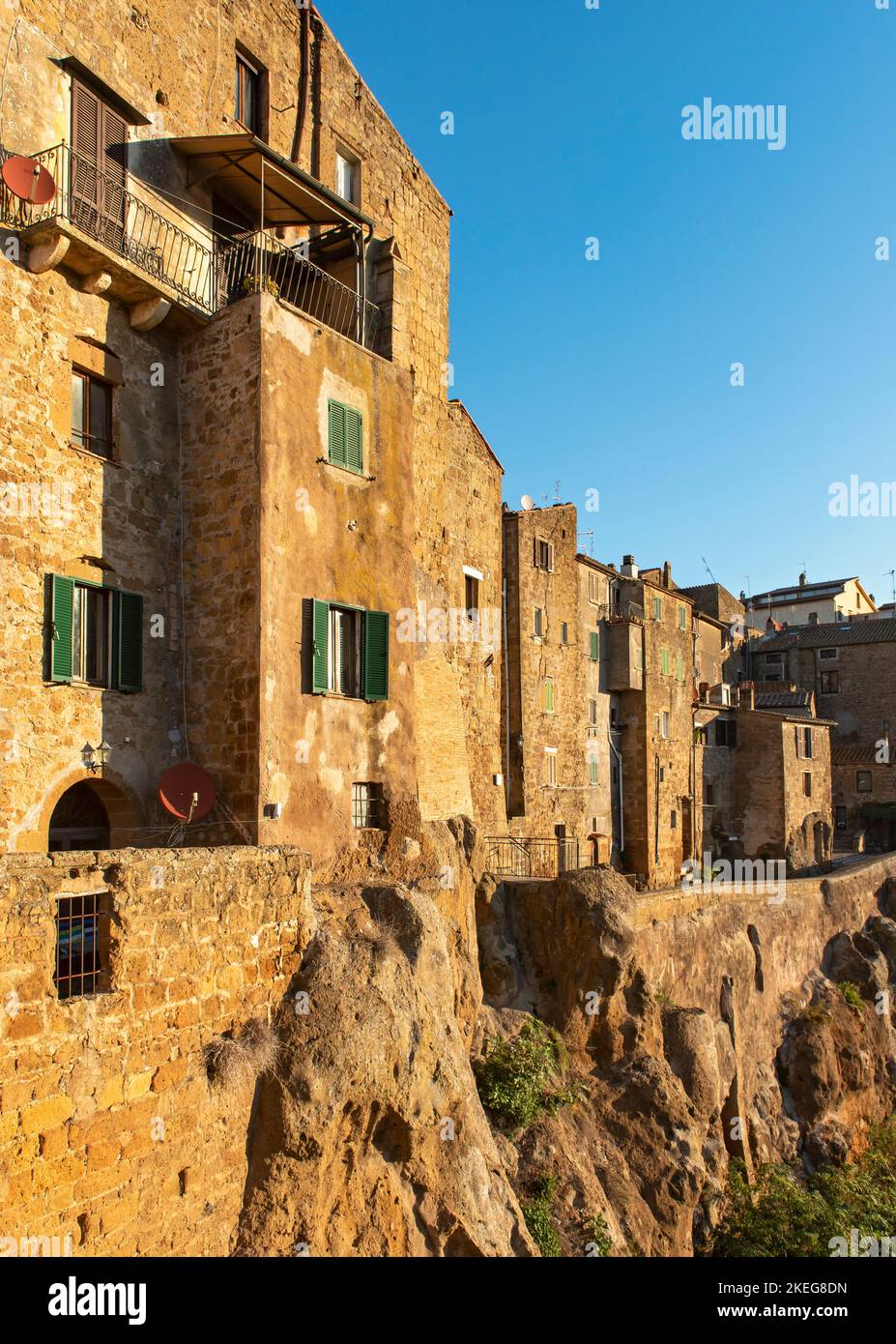 Alte Häuser in der Altstadt von Pitigliano - Little Jerusalem, Toskana, Italien Stockfoto