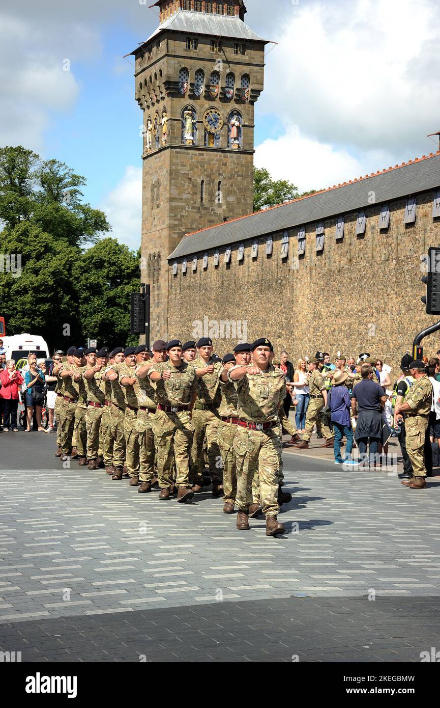 Parade zum Tag der Streitkräfte 2015 in der Castle Street. Stockfoto