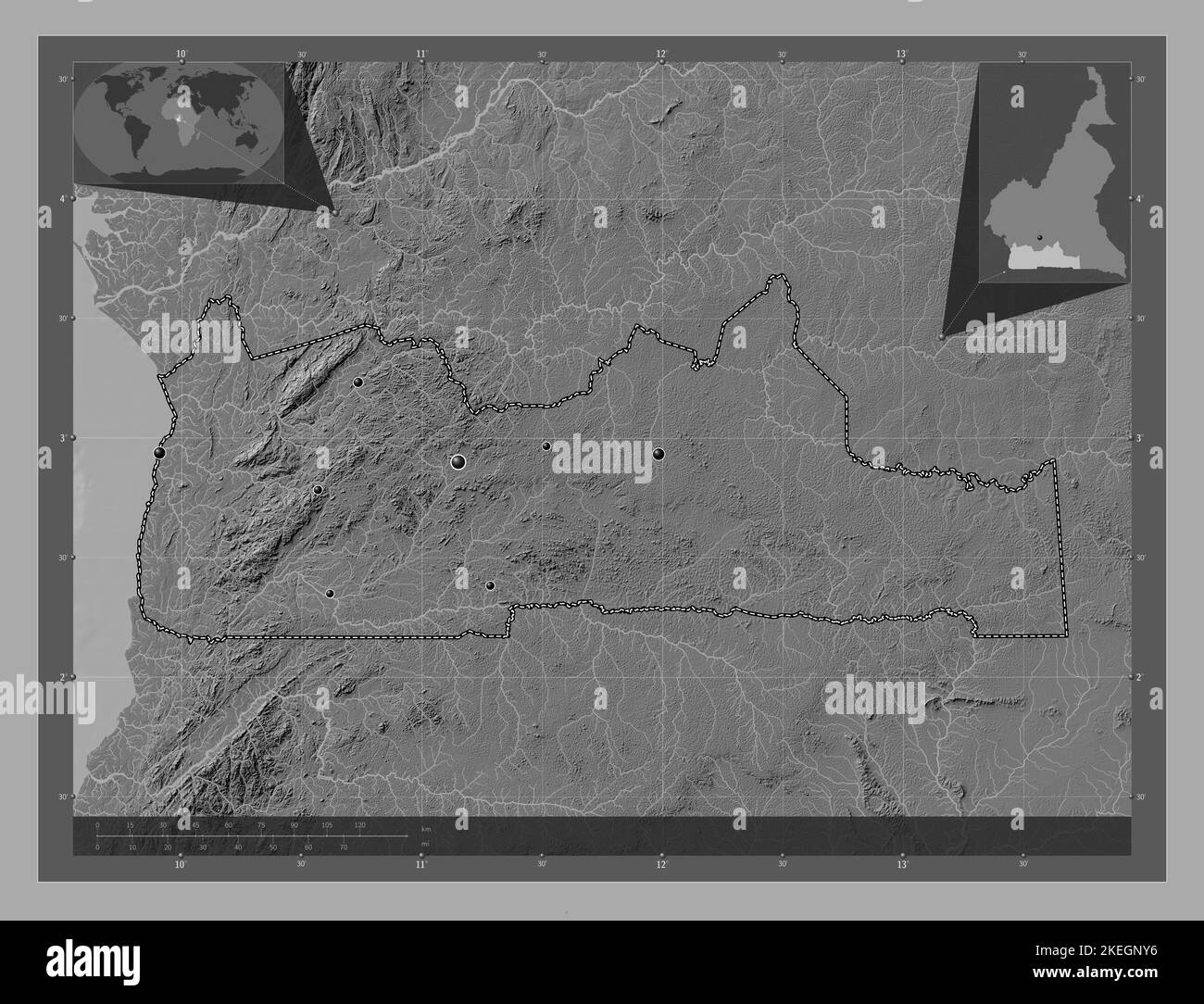 Süd, Region Kamerun. Bilevel-Höhenkarte mit Seen und Flüssen. Standorte der wichtigsten Städte der Region. Karten für zusätzliche Eckposition Stockfoto