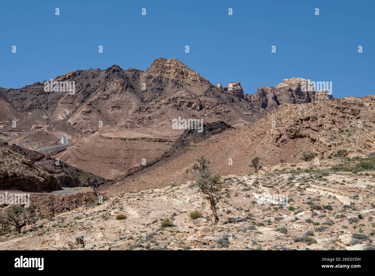 Zerklüftete Berglandschaft im Süden Jordaniens Stockfoto