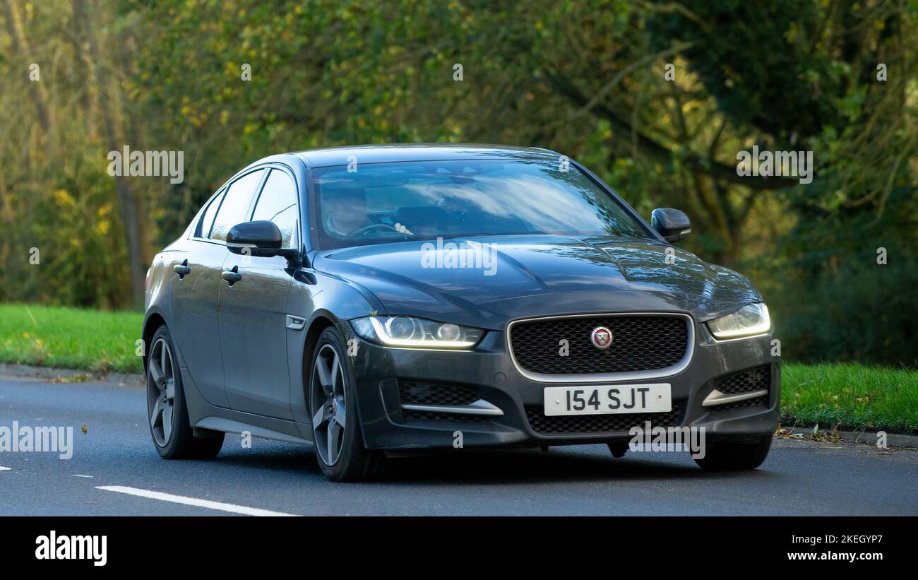 Jaguar XE mit 2017 Dieselmotoren Stockfoto