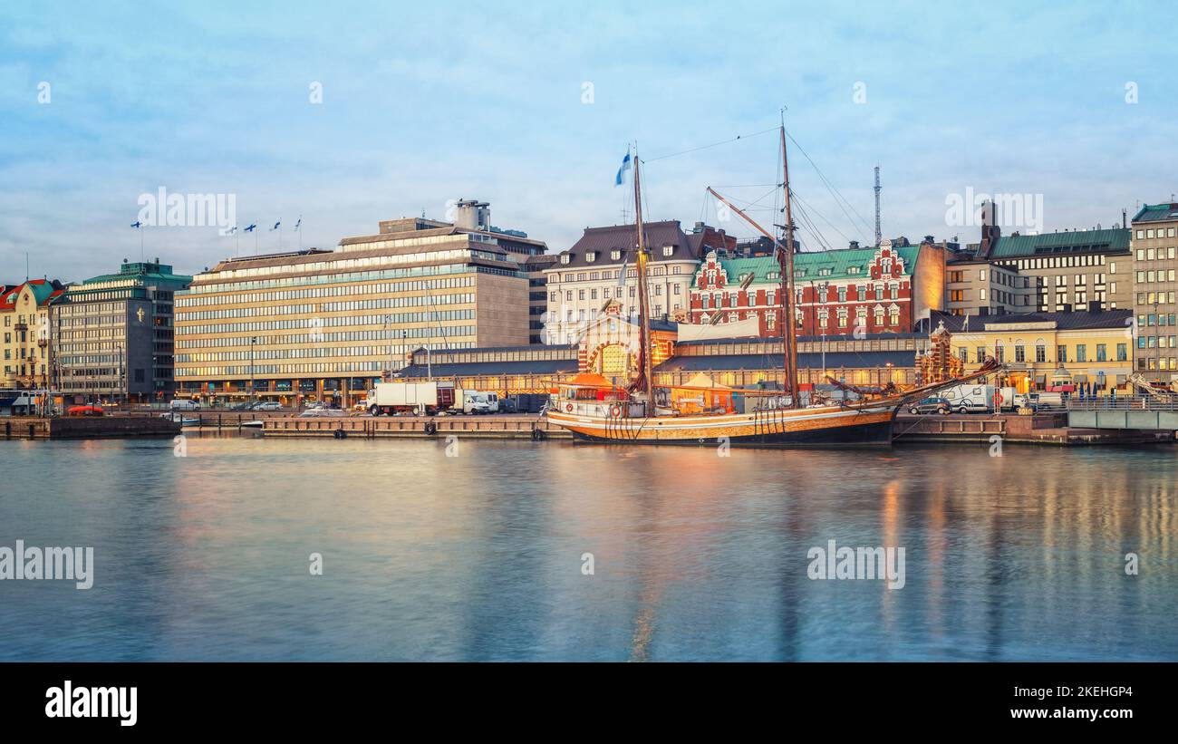 Blick auf den Hafen von Helsinki in Dask Stockfoto
