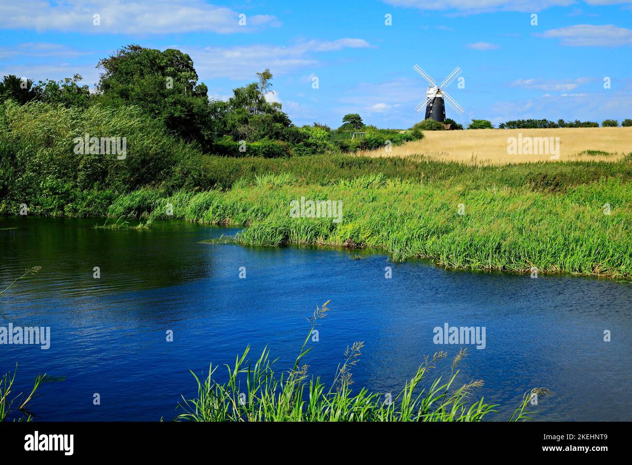 River Burn, Burnham Overy Windmill, Norfolk, England, Großbritannien Stockfoto