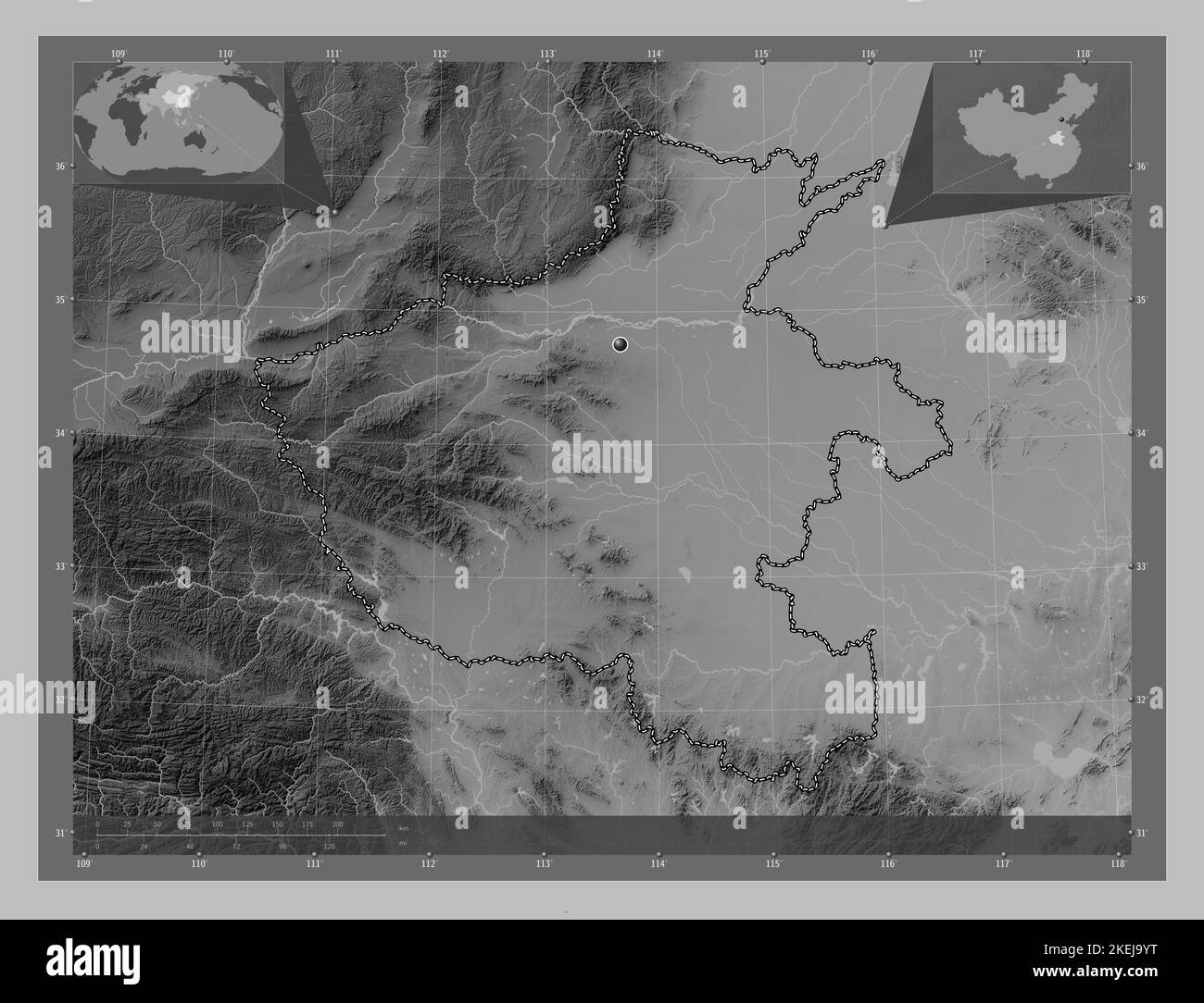 Henan, Provinz China. Höhenkarte in Graustufen mit Seen und Flüssen. Karten für zusätzliche Eckposition Stockfoto
