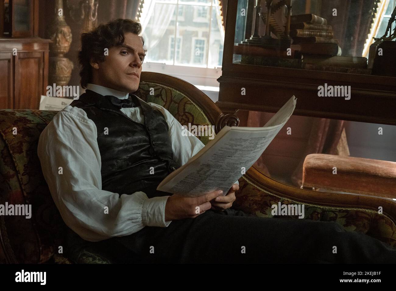 HENRY CAVILL in ENOLA HOLMES 2 (2022), Regie: HARRY BRADBEER. Credit: Legendary Pictures / Netflix / Album Stockfoto