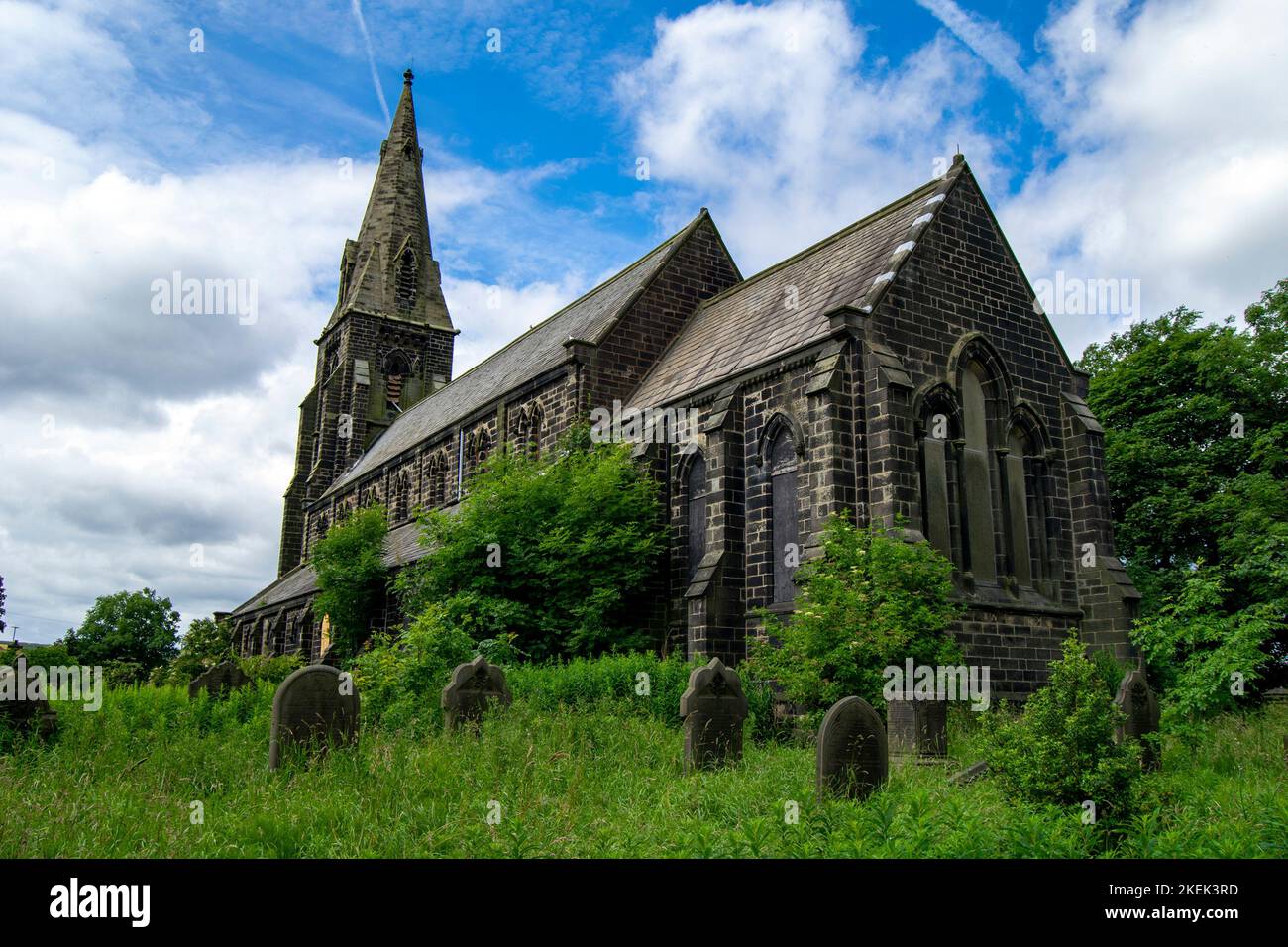 St. Paul's Church Denholme, bevor sie zu einem Heim umgewandelt wird. Stockfoto