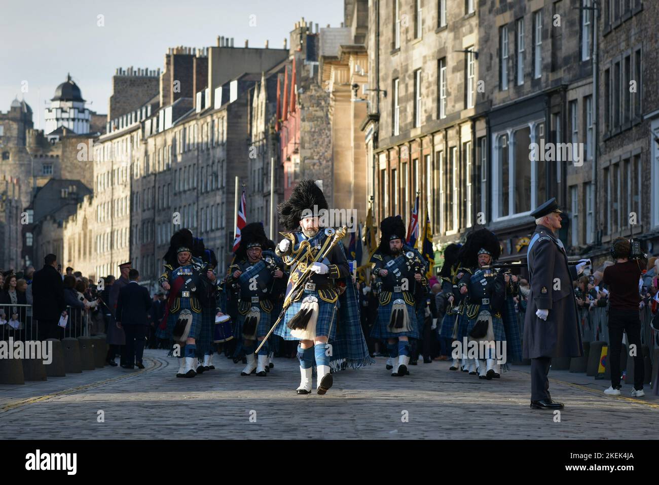 Edinburgh Schottland, Großbritannien 13. November 2022. Die Veranstaltung „Royal British Legion Scotland, Remembrance Sunday“ findet am Kriegsdenkmal „Stone of Remembrance“ auf der Royal Mile statt. Kredit sst/alamy Live-Nachrichten Stockfoto