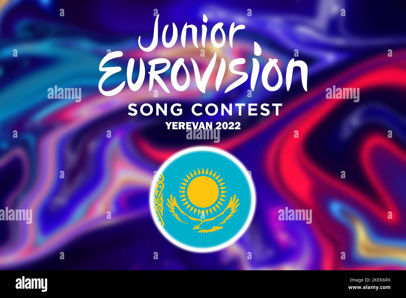 Junior Eurovision 2022, Armenisch Junior Eurovision in Jerewan, Teilnehmer aus Kasachstan Hintergrund Eurovision mit kasachischen Flaggen. Stockfoto