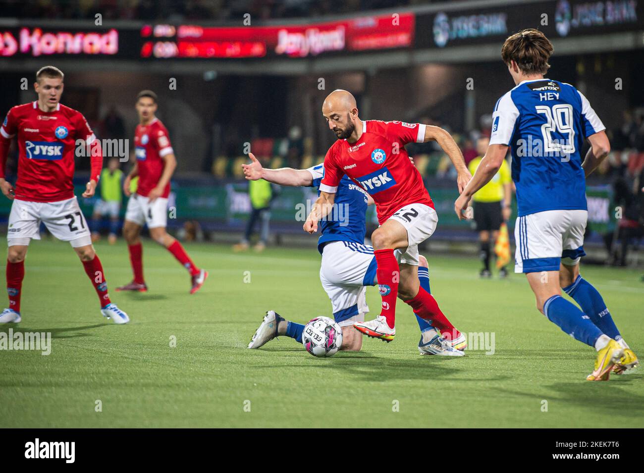 Silkeborg, Dänemark. 12.. November 2022. Robert Gojani (22) von Silkeborg, GESEHEN WÄHREND des Superliga-Spiels 3F zwischen Silkeborg IF und Lyngby Boldklub im Jysk Park in Silkeborg. (Foto: Gonzales Photo/Alamy Live News Stockfoto