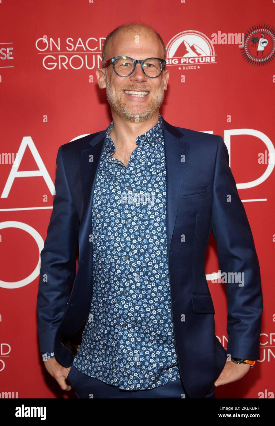 Beverly Hills, Ca. 12.. November 2022. Josh Tickell bei der Weltpremiere von On Sacred Ground während des Red National International Film Festival im Fine Arts Theatre in Beverly Hills, Kalifornien, am 12. November 2022. Quelle: Saye Sadou/Media Punch/Alamy Live News Stockfoto