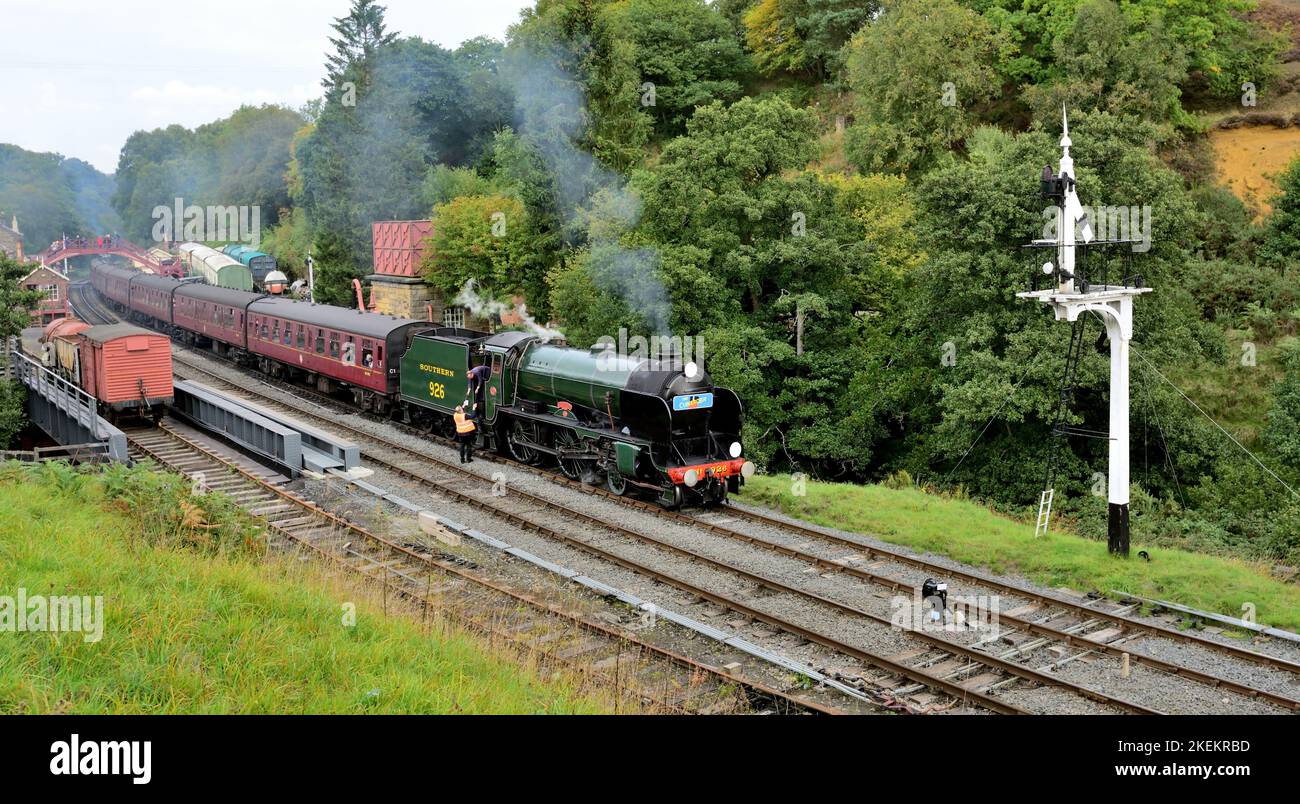 Southern Railway Schools Klasse Lokomotive Nr. 926 Repton am Bahnhof Goathland, North Yorkshire Moors Railway. Stockfoto