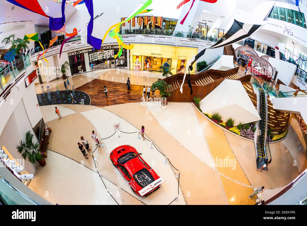 Las Vegas, USA - 15. Juni 2012: Red Ferrari F430 GT in einem Einkaufszentrum am Strip in Las Vegas, USA. Dream Racing ist das fünf-Sterne-Rennen und dr Stockfoto