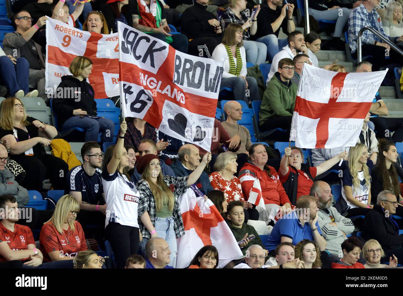 England-Fans während des Halbfinalspiels der Wheelchair Rugby League im Eis Sheffield. Bilddatum: Sonntag, 13. November 2022. Stockfoto