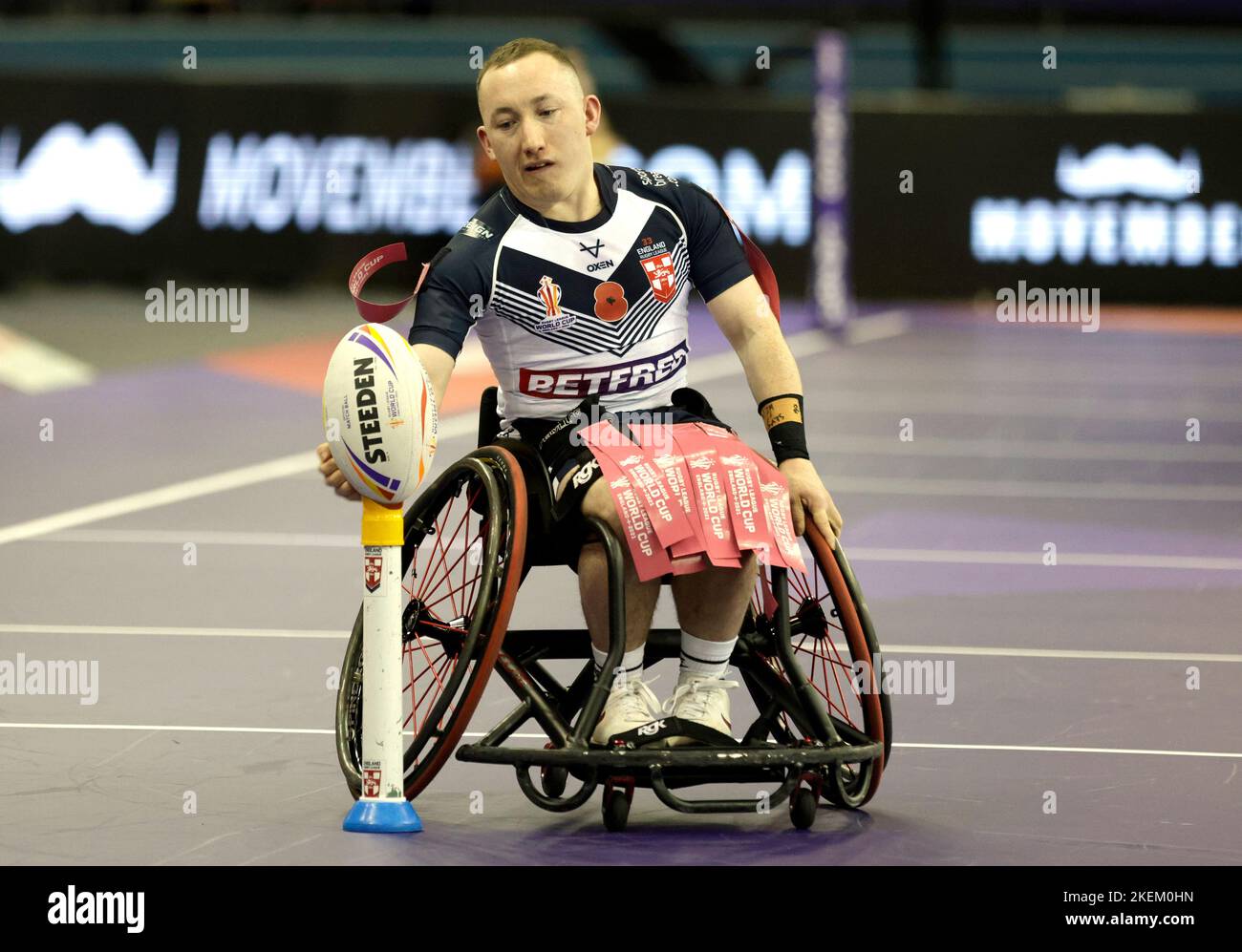 Der englische Nathan Collins konvertiert während des Halbfinalspiels der Wheelchair Rugby League im Eis Sheffield. Bilddatum: Sonntag, 13. November 2022. Stockfoto