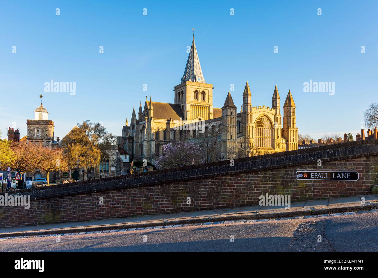 Rochester Cathedral; eine englische Kirche der normannischen Architektur in Rochester, Kent. Stockfoto