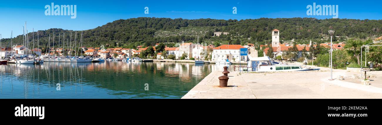 Panorama von Veli Iz auf der Insel Iz in Kroatien. Stockfoto