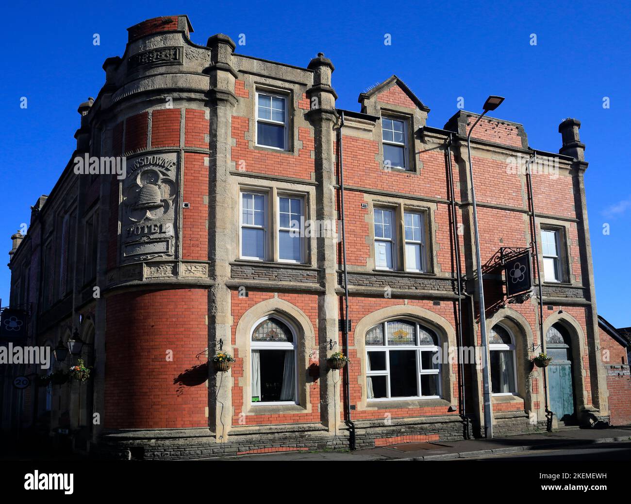 Das Landsdowne-Haus, Canton, Cardiff. Außenansicht mit blauem Himmel. November 2022. Herbst. Stockfoto