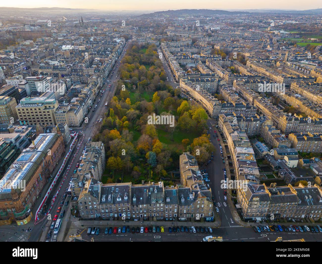 Luftaufnahme der privaten Gärten neben der Queen Street in Edinburgh New Town, ein UNESCO-Weltkulturerbe, Schottland, Großbritannien Stockfoto