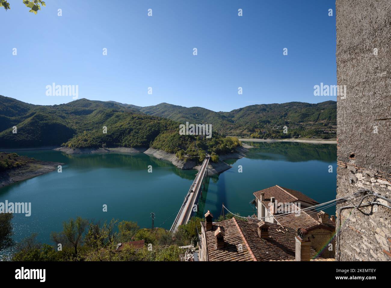 Italien, Latium, Turano See, Castel di Tora Stockfoto