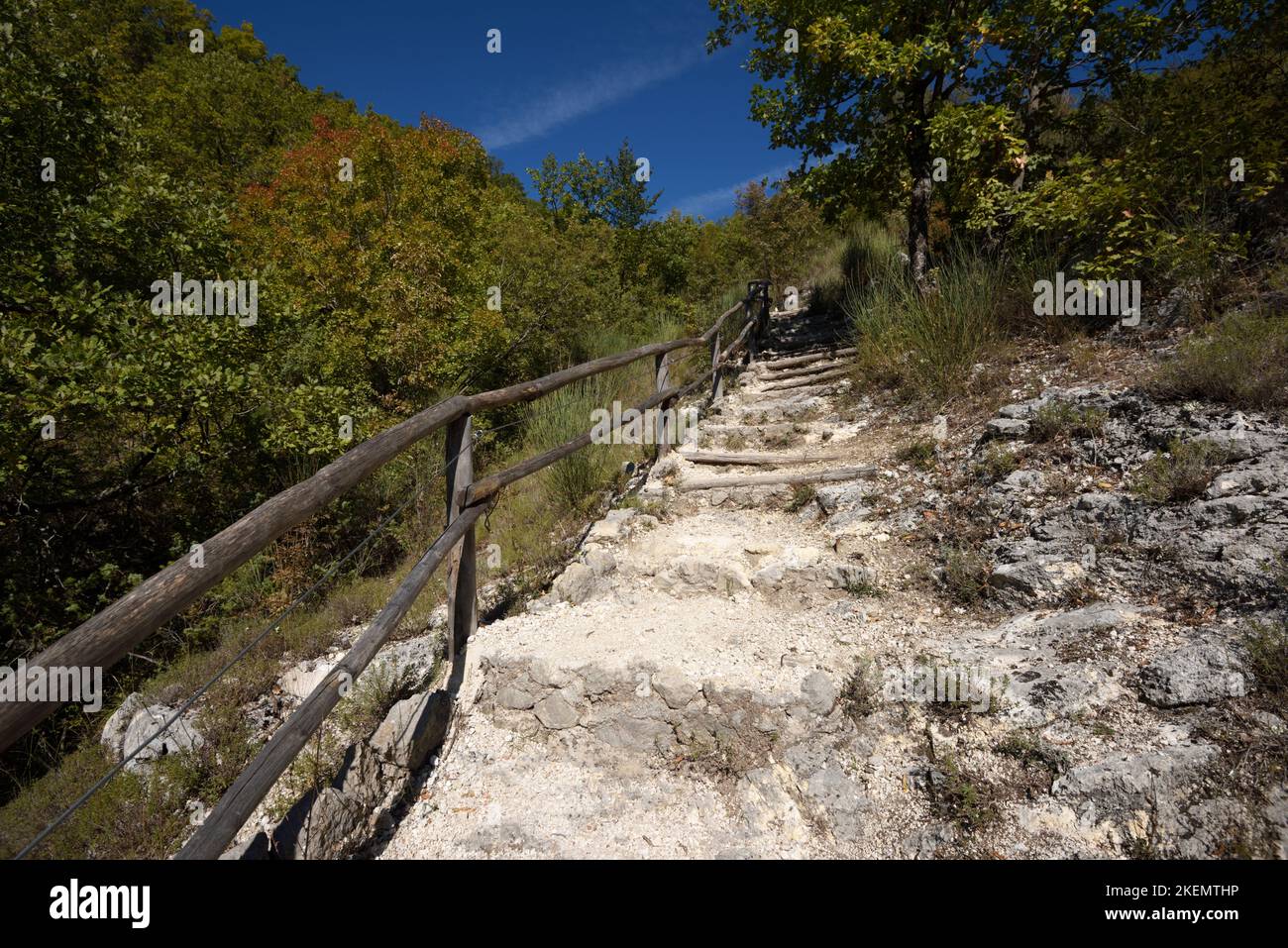 Italien, Latium, Castel di Tora, Bergweg Stockfoto