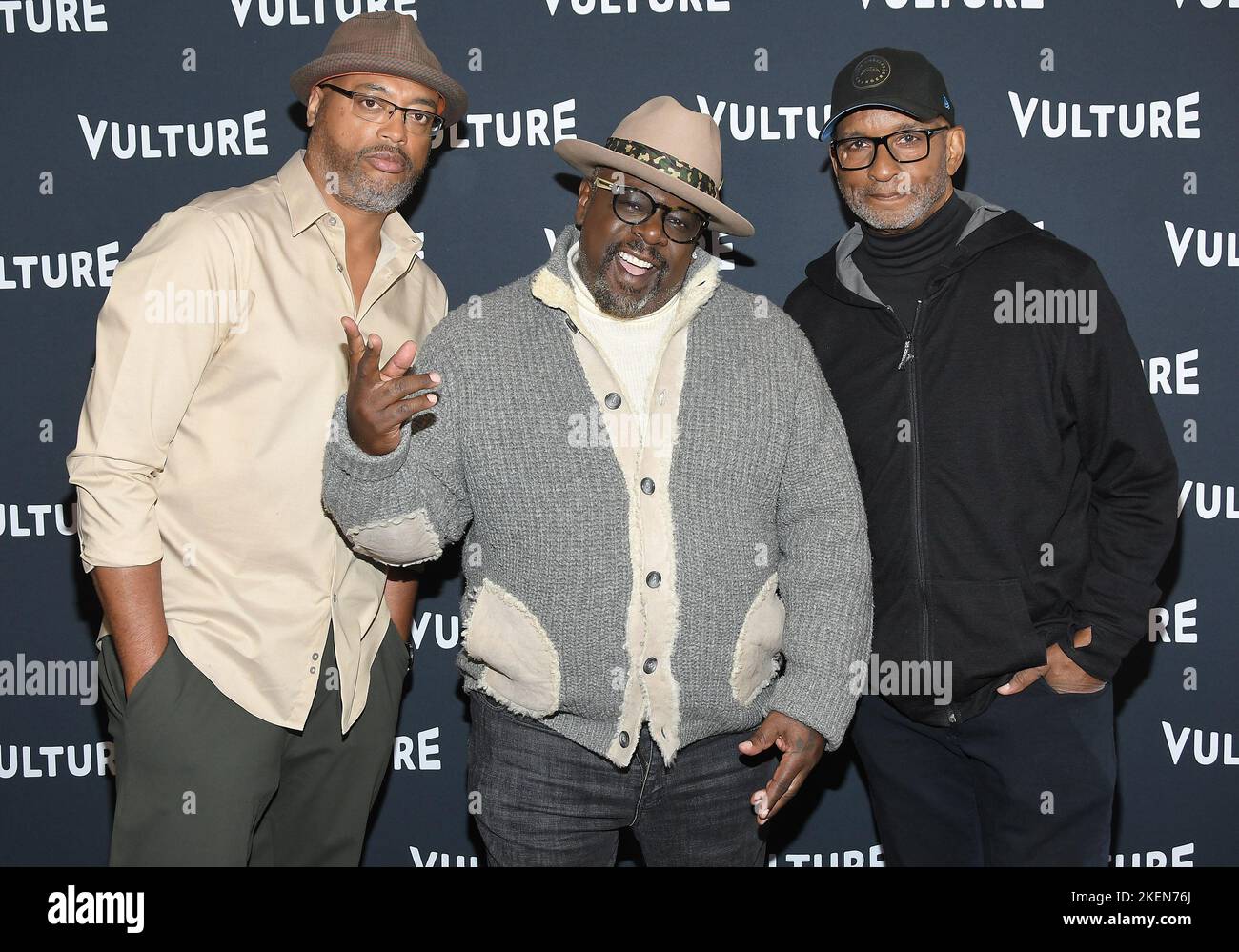 Los Angeles, USA. 13.. November 2022. (L-R) Executive Producer Bruce W. Smith, Cedric the Entertainer und Executive Producer Ralph Farquhar beim Vulture Festival 2022: A Loud and Proud Family Reunion Held at the Hollywood Roosevelt in Hollywood, CA on Sunday, ?November 13, 2022. (Foto: Sthanlee B. Mirador/Sipa USA) Quelle: SIPA USA/Alamy Live News Stockfoto