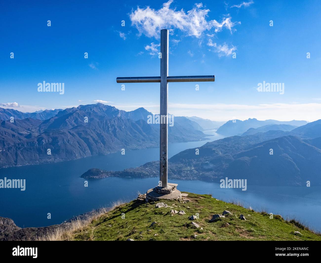 Landschaft des Comer Sees vom Monte Crocione Stockfoto