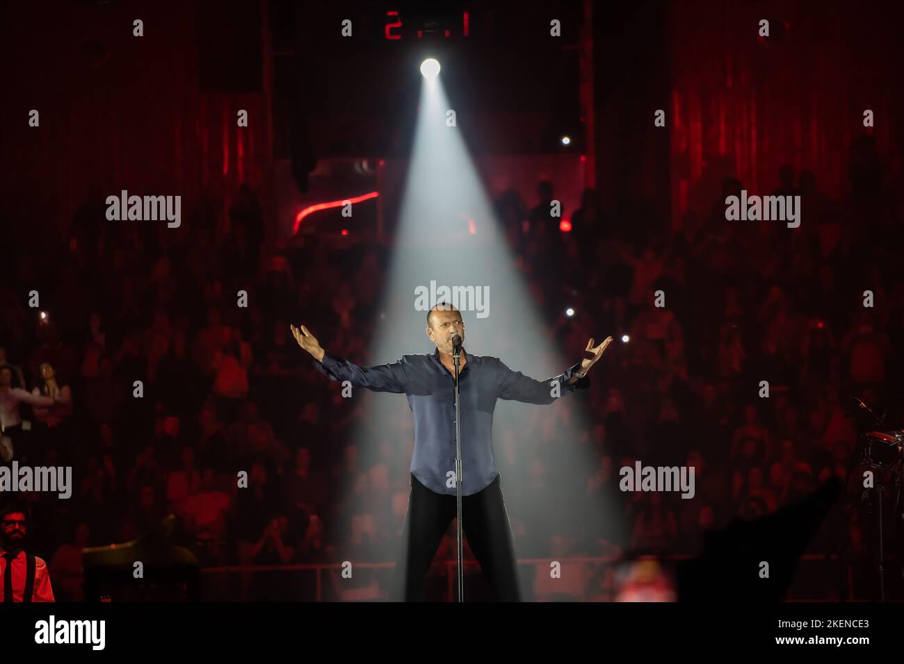 Eboli, Italien. 11.. November 2022. Biagio Antonacci 'Palco Centrale' lebt am 11. November 2022 im Palasele in Kampanien, Italien. (Foto von Giovanni Esposito/Pacific Press/Sipa USA) Quelle: SIPA USA/Alamy Live News Stockfoto