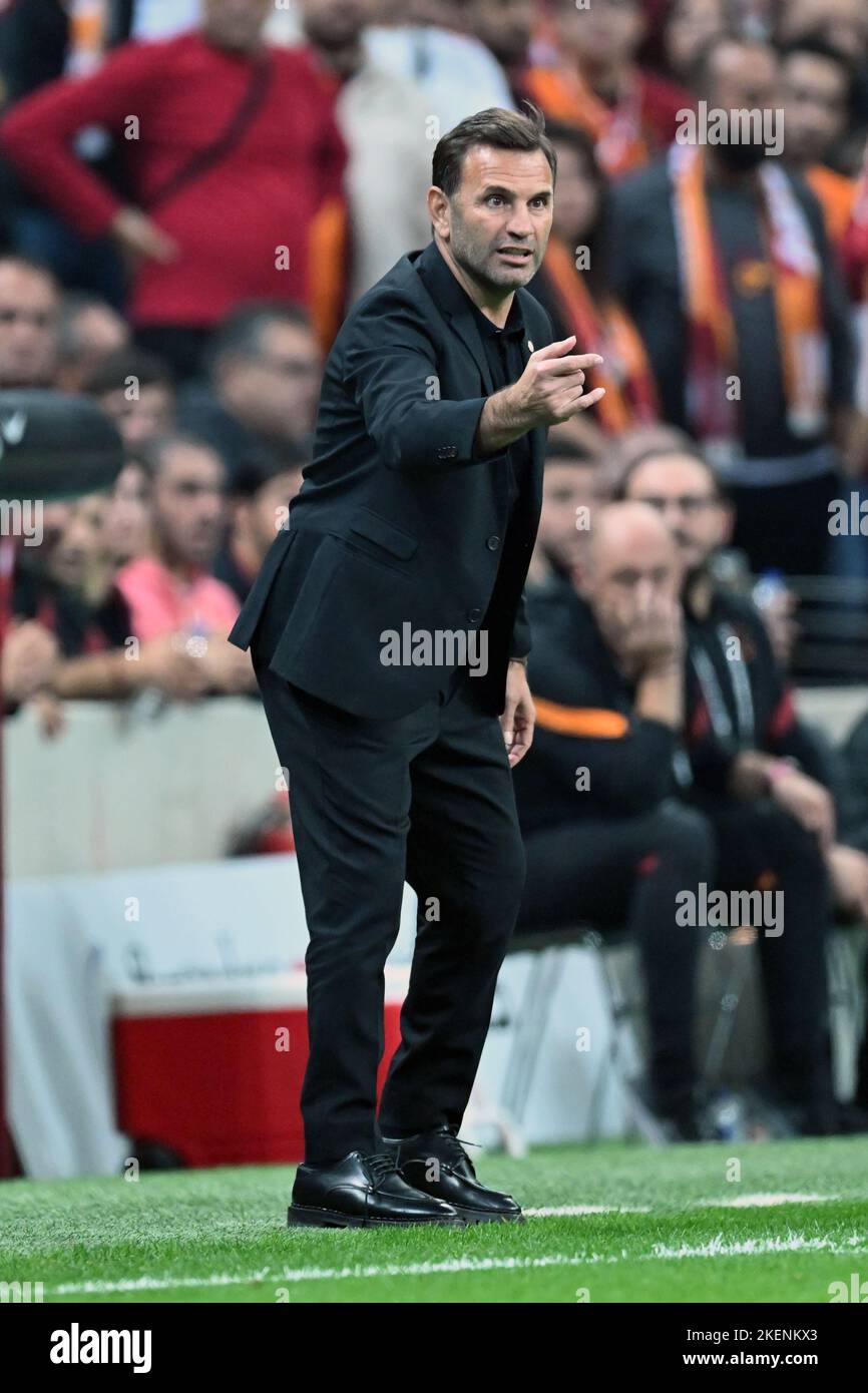 istanbul-galatasaray-als-trainer-okan-buruk-beim-t-rkischen-super-lig